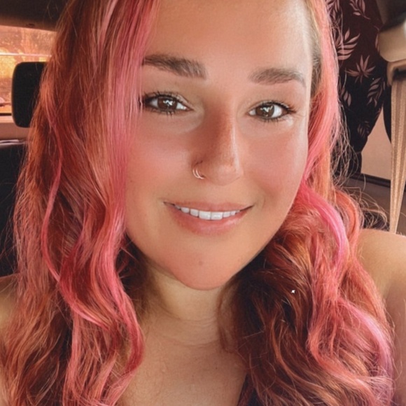 Meet your Posher, Nadia - Picture 1 of 1